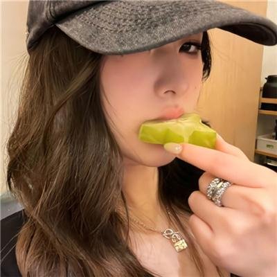 乳房与月亮